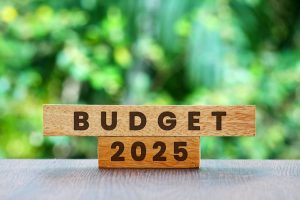 UK property buyers prefer human agents over AI, survey finds