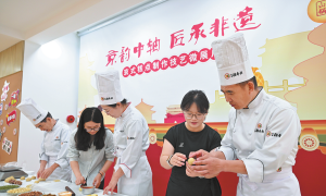 Предприятията превръщат традицията в празнично настроение