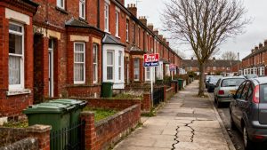 RICS calls for mandatory estate agent qualifications